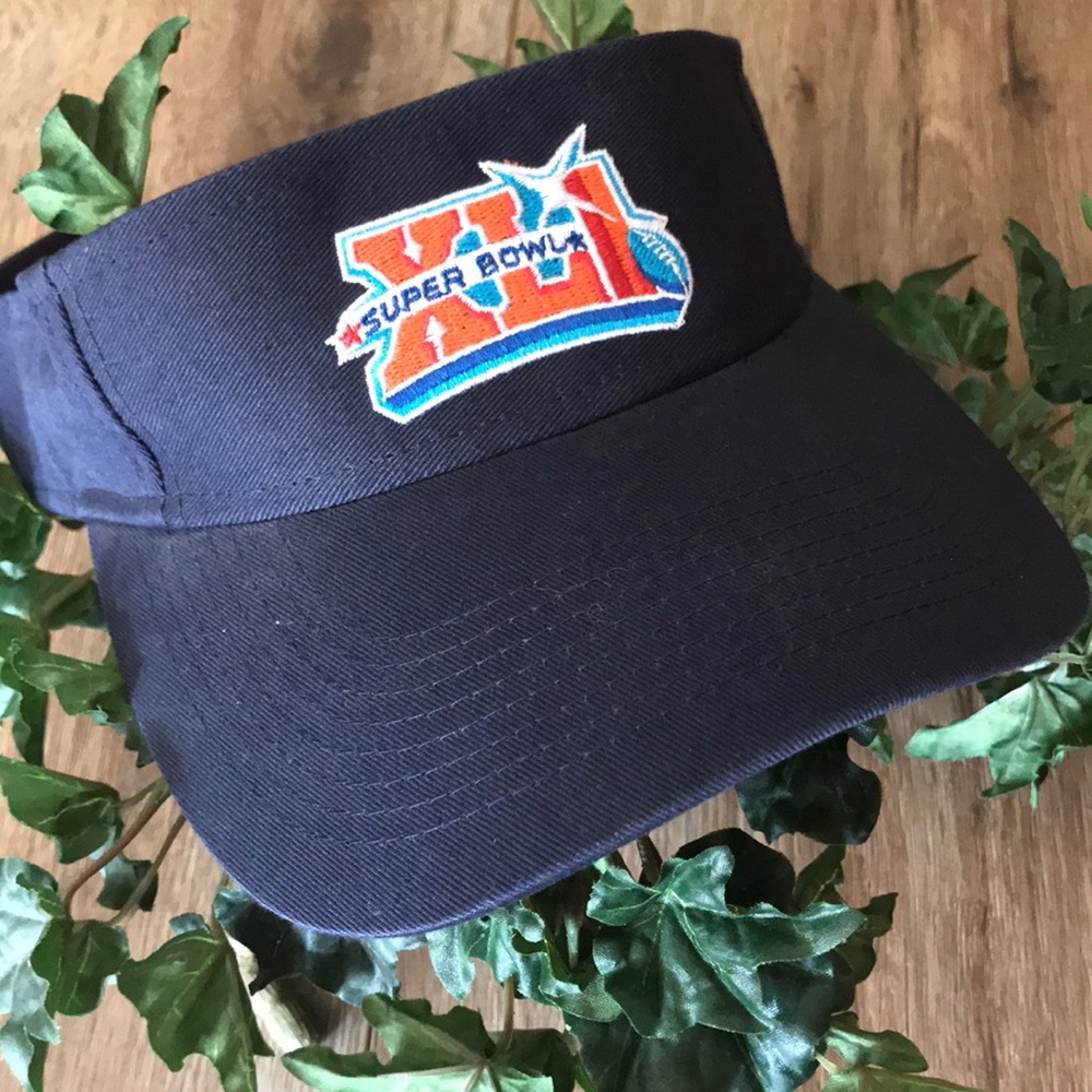 SUPERBOWL 2007 XLI VISOR New Without Tag!